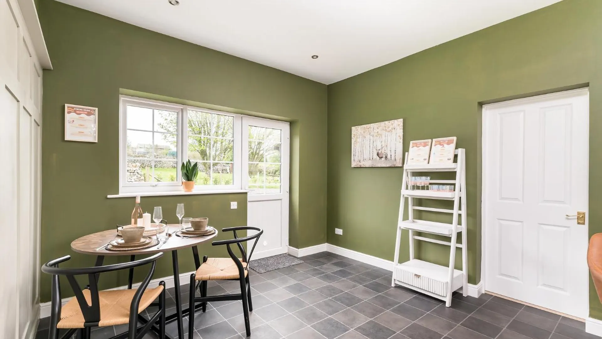 Central Malham Wellbeing Escape, 1-Bed Cottage With Yoga Studio Großbritannien